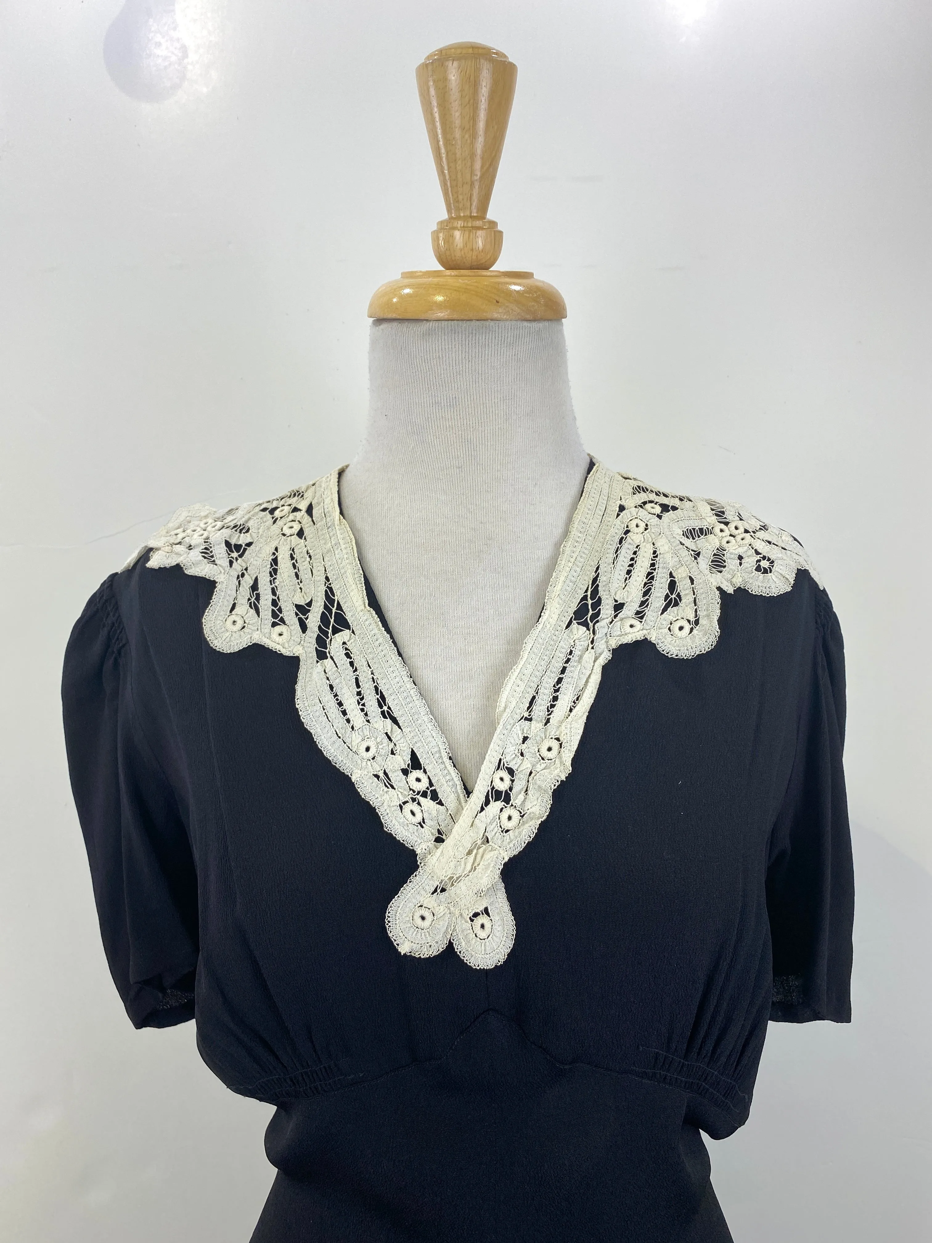 Antique Edwardian Cream Handwork Tape Lace Crochet Collar