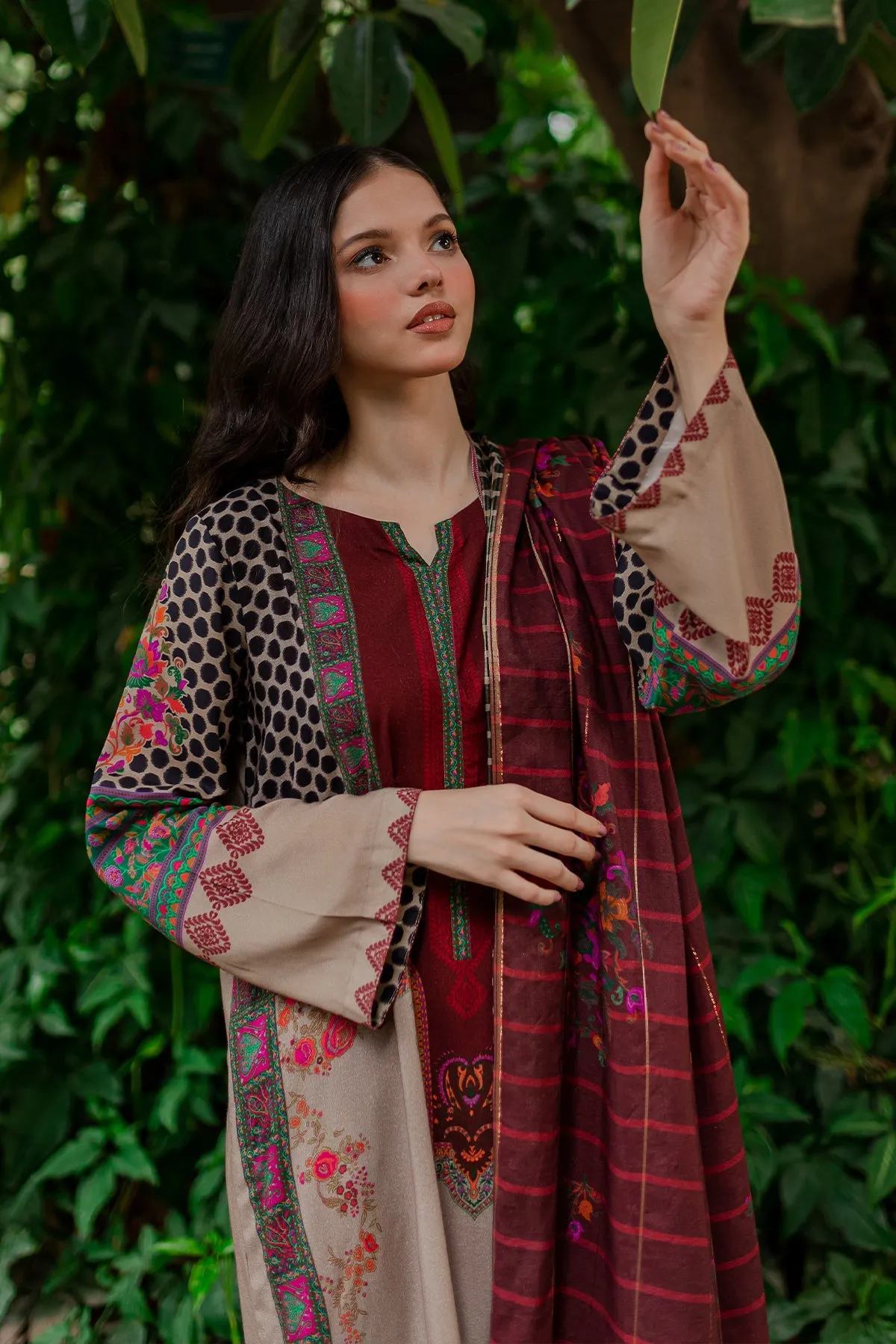 Charizma C-Print Linen Collection with Printed Wool Shawl – CPW-02