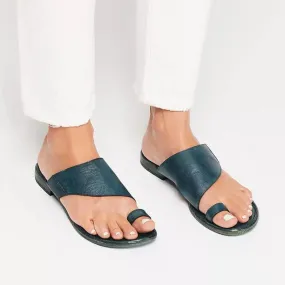 Cutout slip-on slipper