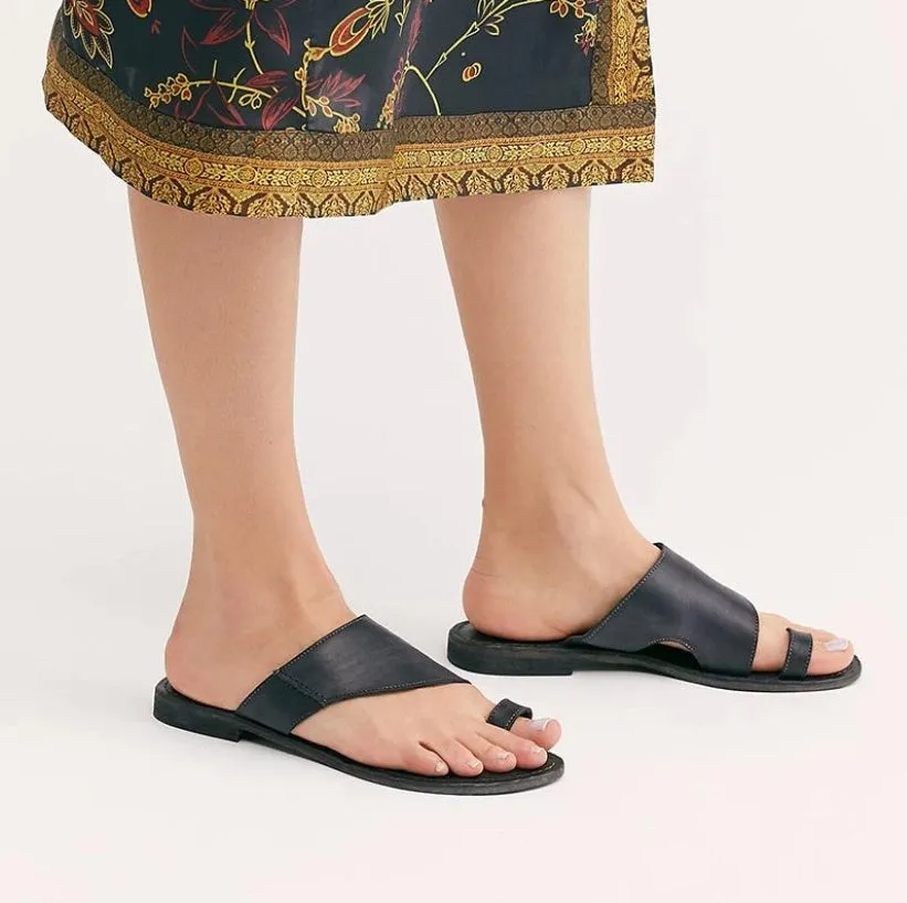 Cutout slip-on slipper