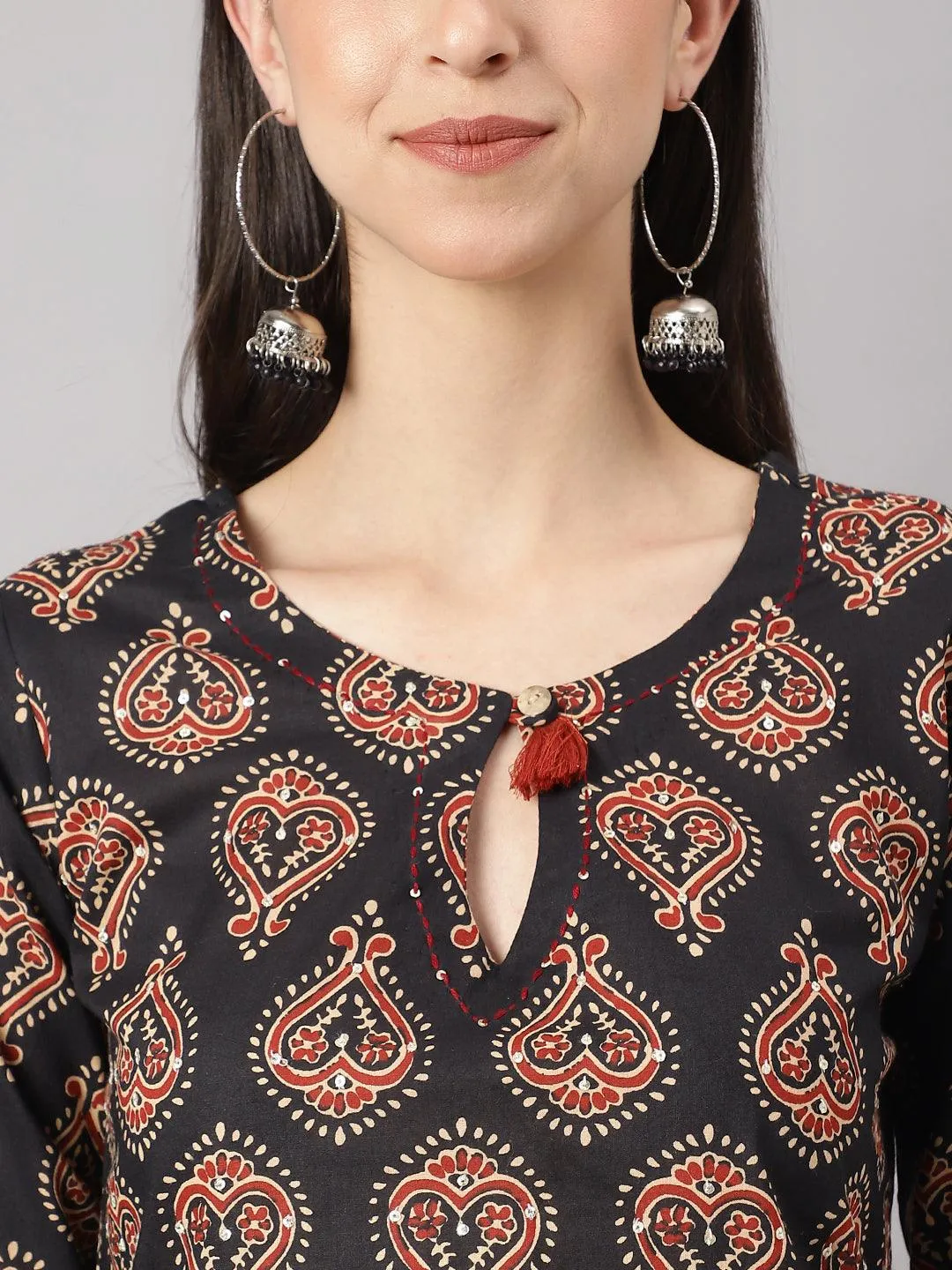 Divena Black and Red Cotton Buti Printed Kurta with hem Cuffed pant set