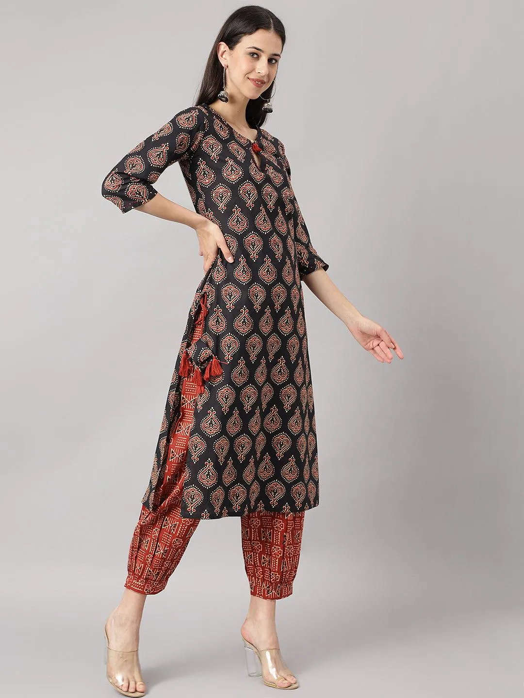 Divena Black and Red Cotton Buti Printed Kurta with hem Cuffed pant set