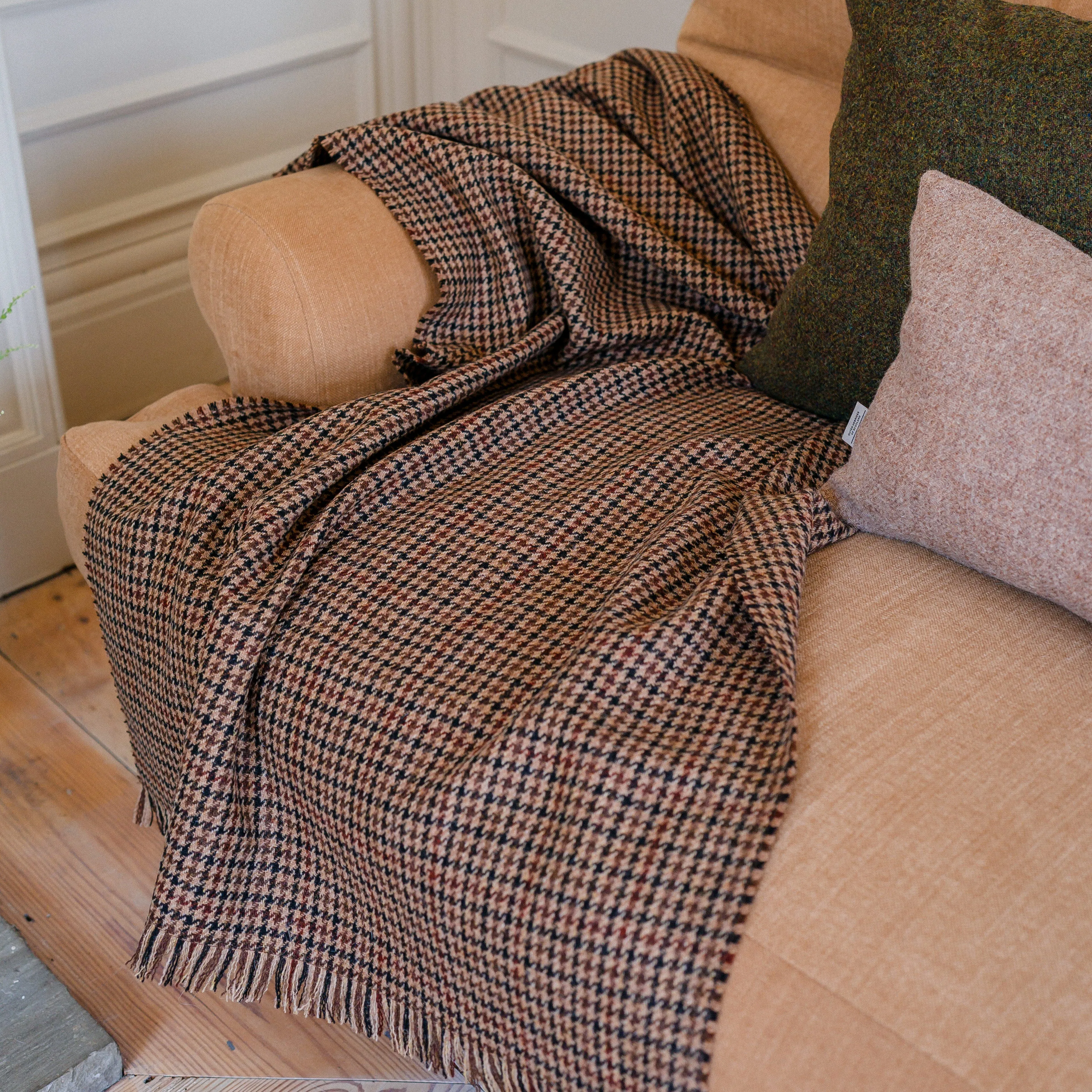 Dunmore Houndstooth Wrap Blanket