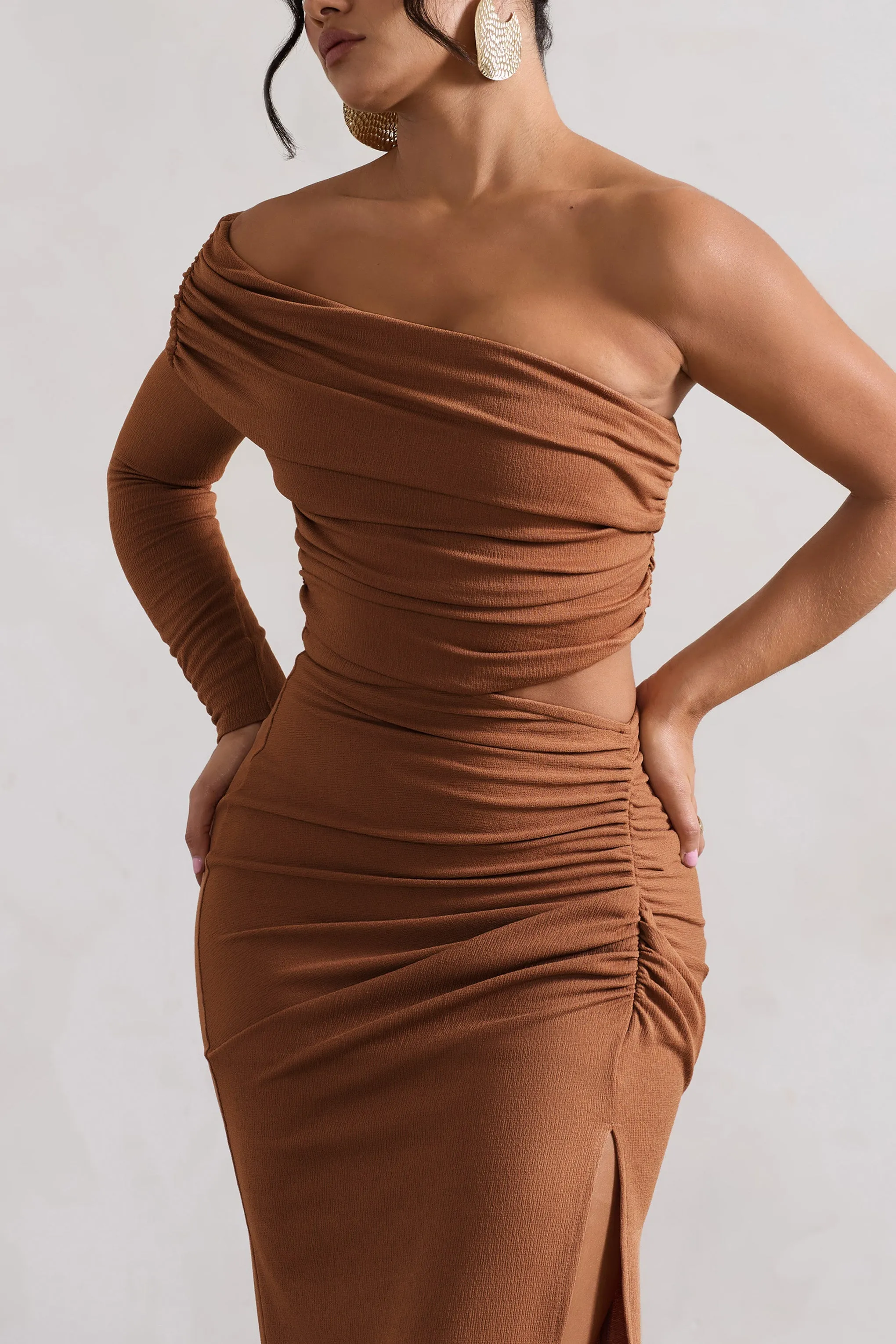 Ecuador | Camel Crinkle Asymmetric One-Sleeve Cut-Out Maxi Dress