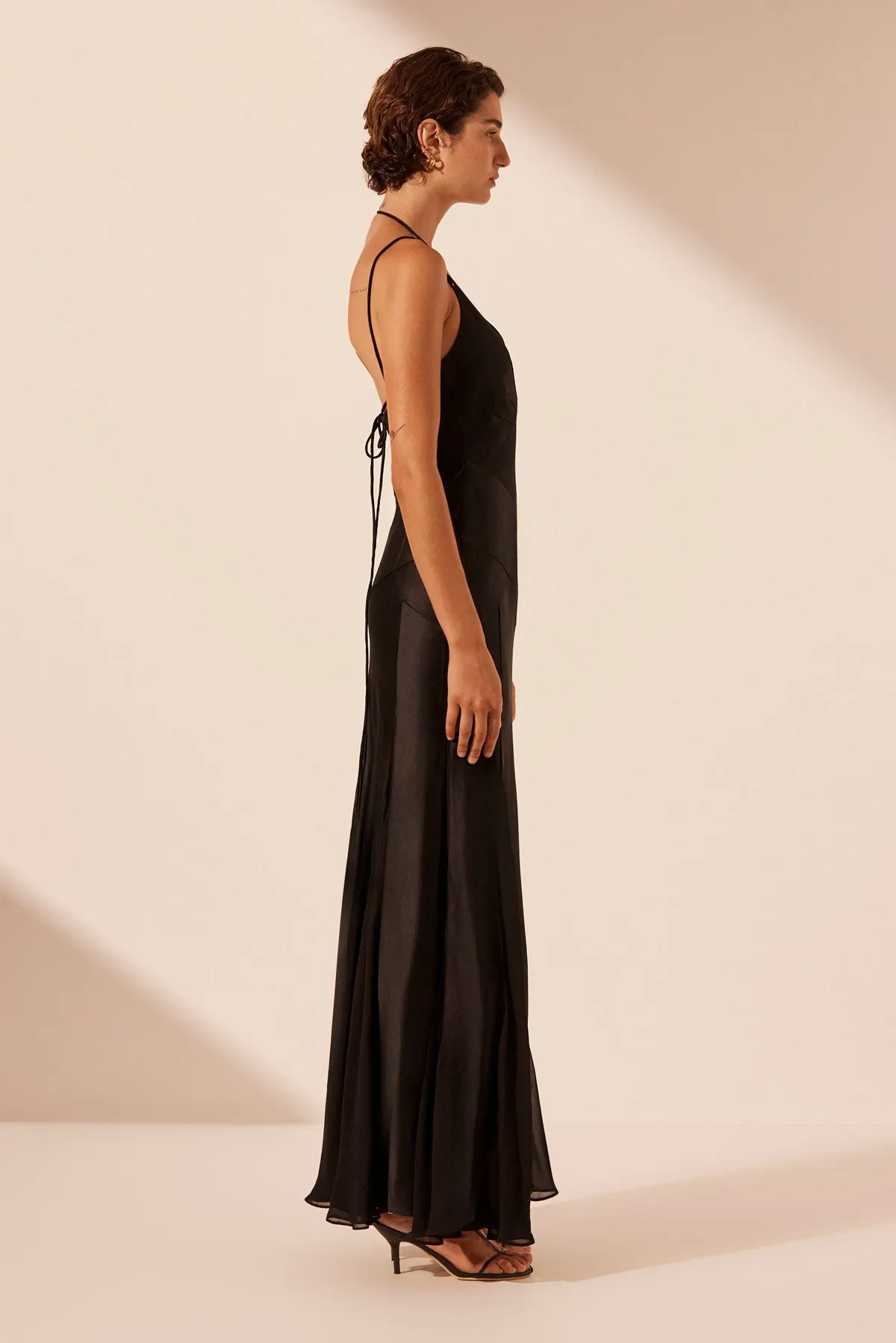 SHONA JOY - Moraya Plunged Godet Maxi Dress - Black