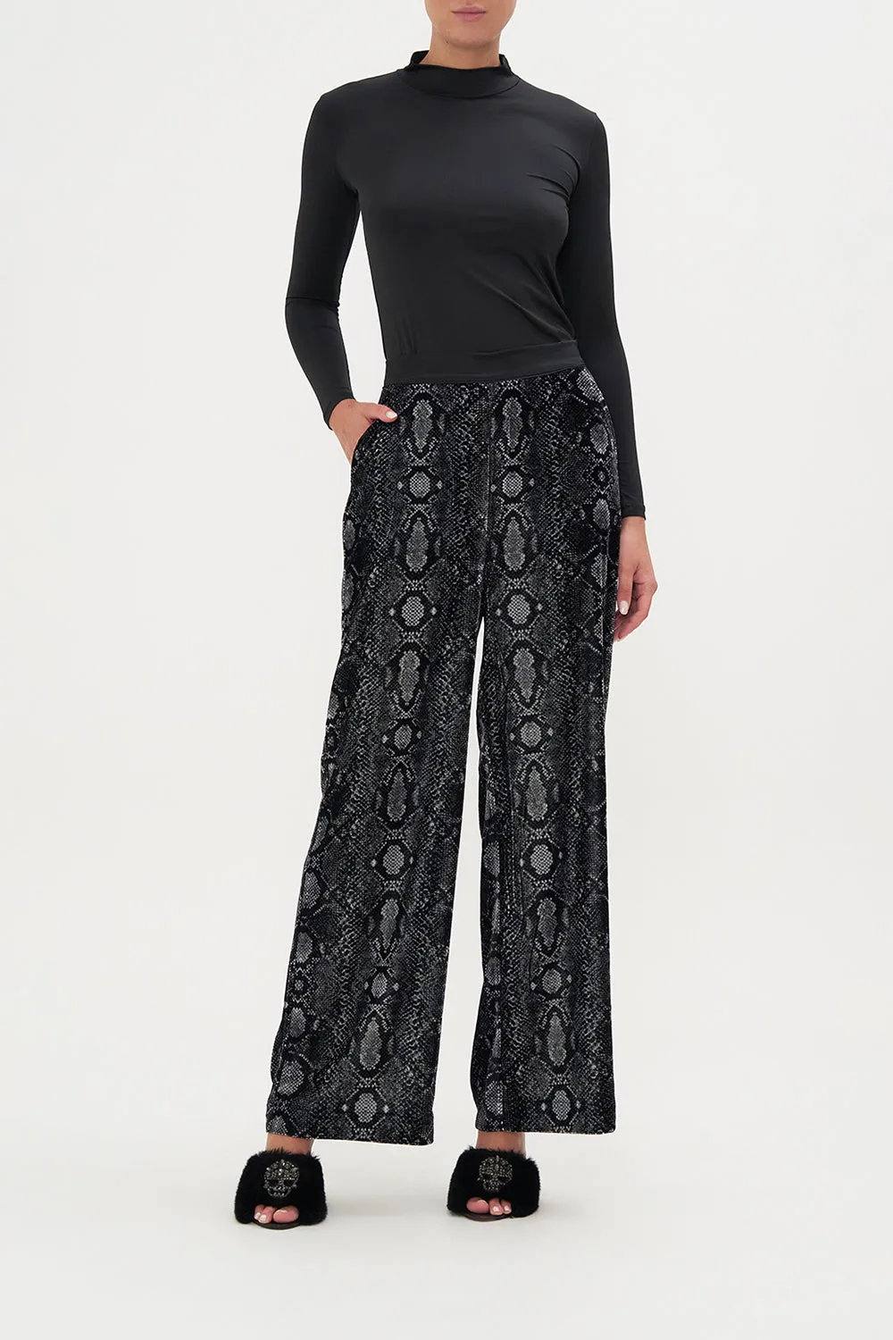 STRAIGHT LEG RELAXED TROUSER WILD HORSES