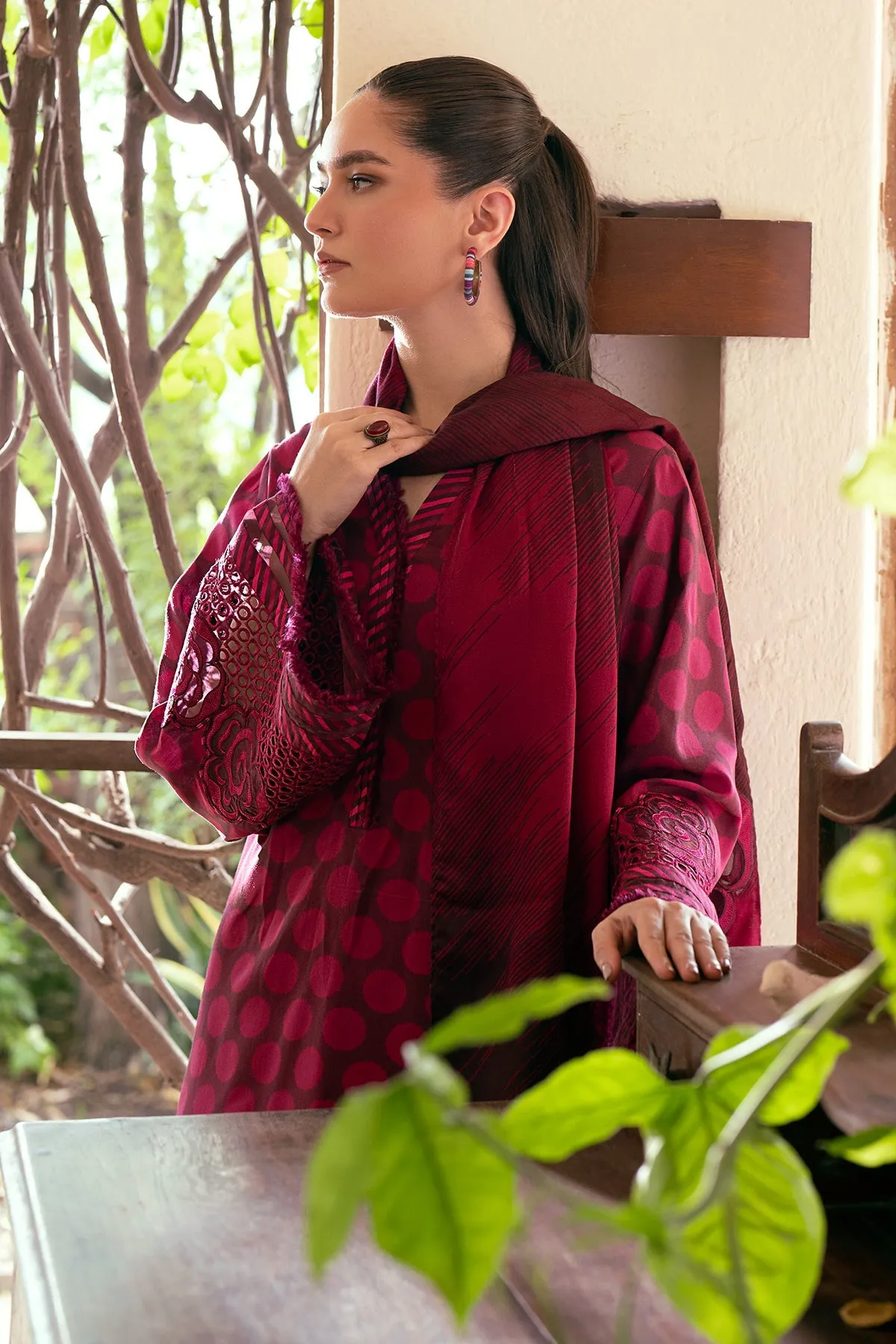 Winter Prints '24 - Embroidered Viscose Uf-762