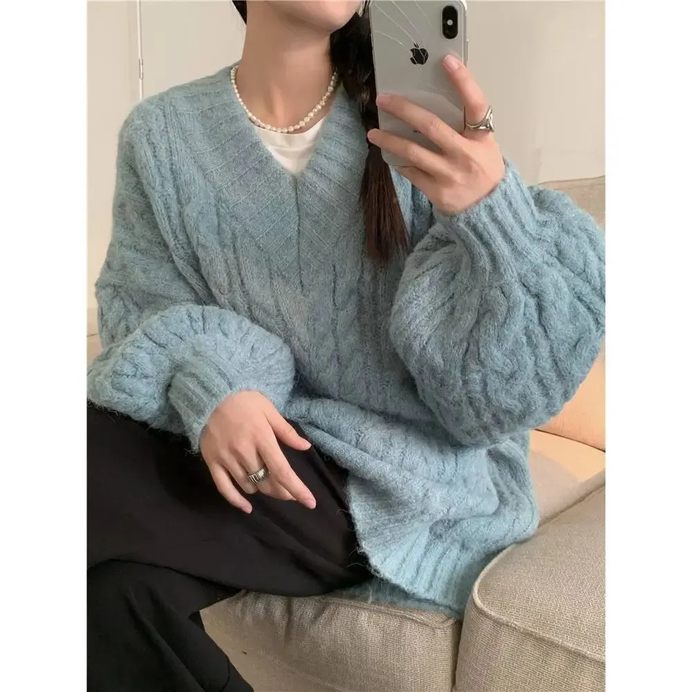 Women's Autumn and Winter Fashion Loose Outer Wear Lazy Style Niche Warm Knit Sweater Top